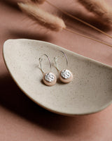 Creolen 'Mondplättchen' aus Porzellan