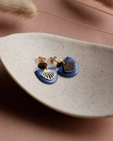 Ohrstecker 'Halbkreis Fächer' aus Porzellan