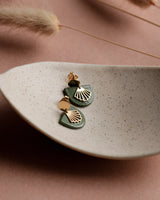 Ohrstecker 'Halbkreis Fächer' aus Porzellan