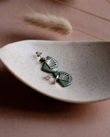 Ohrstecker 'Halbkreis Fächer' aus Porzellan