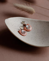 Ohrstecker 'Halbkreis Fächer' aus Porzellan