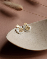 Ohrstecker 'Halbkreis Fächer' aus Porzellan