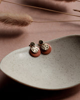 Ohrstecker 'Mondplättchen' aus Porzellan