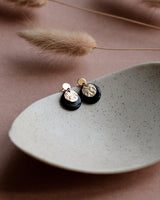 Ohrstecker 'Mondplättchen' aus Porzellan