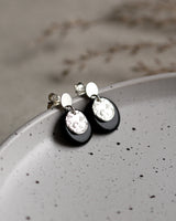 Ohrstecker 'Mondplättchen' aus Porzellan