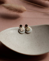 Ohrstecker 'Mondplättchen' aus Porzellan