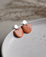 Ohrstecker 'Porzellanplätchen Halbkreis'