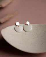 Ohrstecker 'Porzellanplätchen Halbkreis'