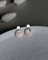 Ohrstecker 'Sonnenplättchen' aus Porzellan