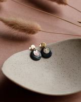 Ohrstecker 'Sonnenplättchen' aus Porzellan