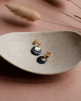 Ohrstecker 'Sonnenplättchen' aus Porzellan