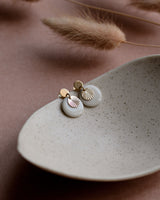 Ohrstecker 'Sonnenplättchen' aus Porzellan