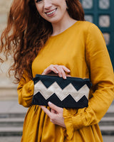 Vegane Zick-Zack-Clutch 'Zilia' - Schwarz/Gold