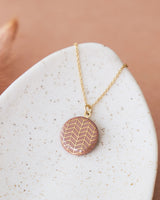 Halskette mit Porzellan-Anhänger 'Fischgrät'