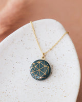 Halskette mit Porzellan-Anhänger 'Geo'