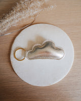 Veganer Schlüsselanhänger 'Wölkchen' aus Kunstleder