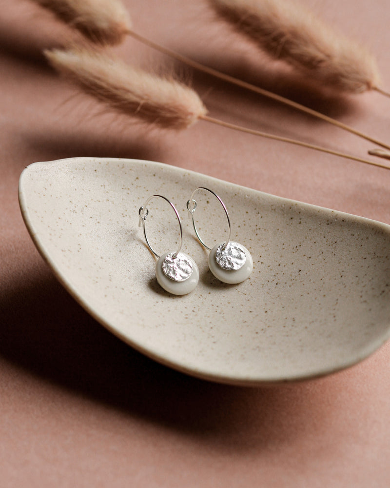 Creolen 'Mondplättchen' aus Porzellan