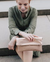Vegane Foldover-Clutch 'Finja' - Roségold/Beige