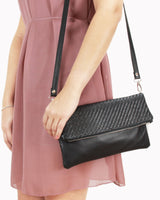 Leder-Foldover-Clutch 'Finja' - Schwarz/geflochten