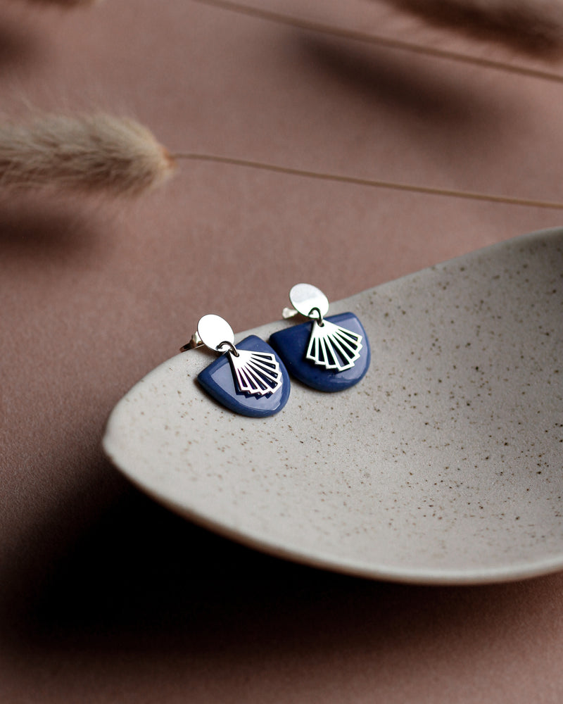 Ohrstecker 'Halbkreis Fächer' aus Porzellan