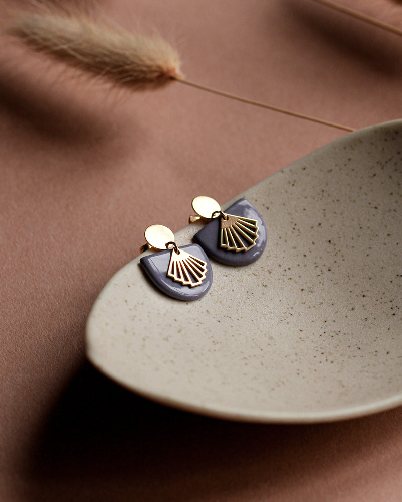 Ohrstecker 'Halbkreis Fächer' aus Porzellan