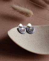 Ohrstecker 'Halbkreis Fächer' aus Porzellan