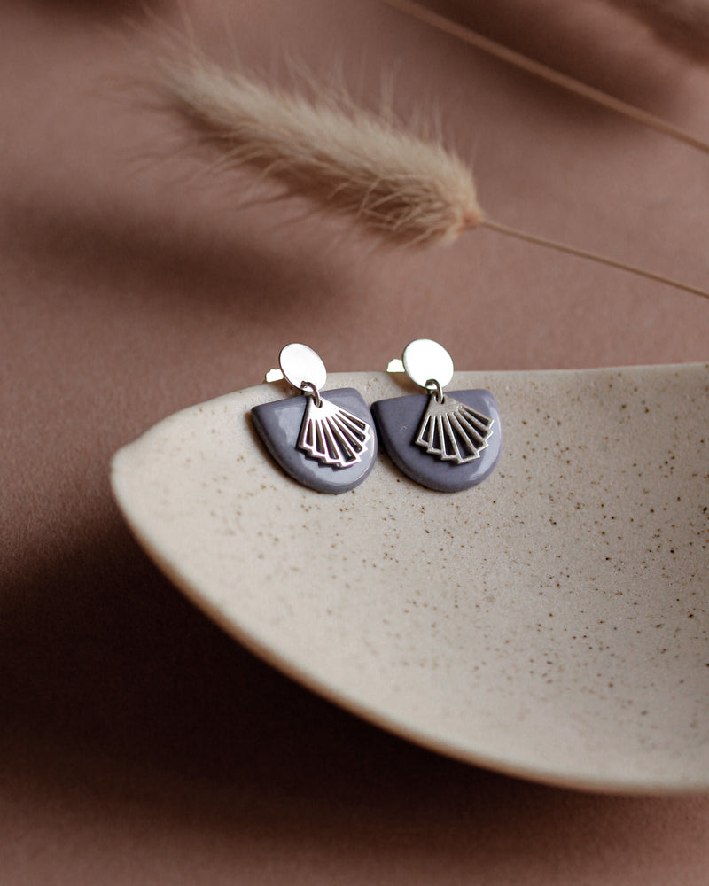 Ohrstecker 'Halbkreis Fächer' aus Porzellan