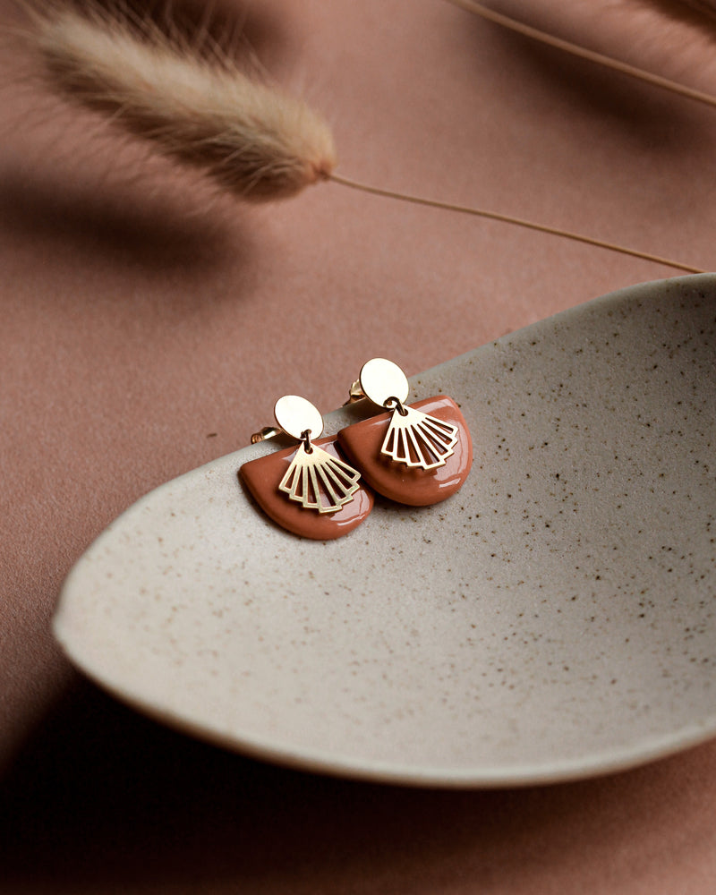 Ohrstecker 'Halbkreis Fächer' aus Porzellan