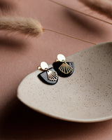 Ohrstecker 'Halbkreis Fächer' aus Porzellan