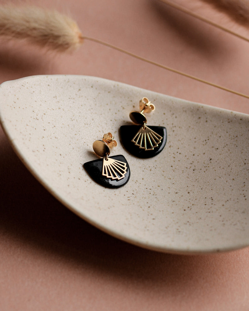 Ohrstecker 'Halbkreis Fächer' aus Porzellan