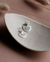 Ohrstecker 'Halbkreis Fächer' aus Porzellan