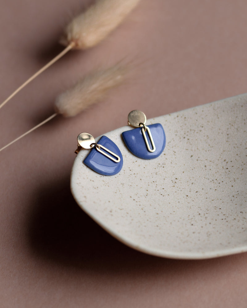 Ohrstecker 'Halbkreis Oval' aus Porzellan