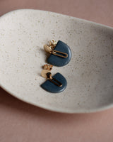 Ohrstecker 'Halbkreis Oval' aus Porzellan