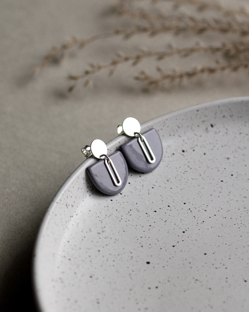 Ohrstecker 'Halbkreis Oval' aus Porzellan