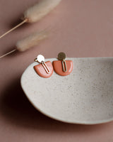 Ohrstecker 'Halbkreis Oval' aus Porzellan