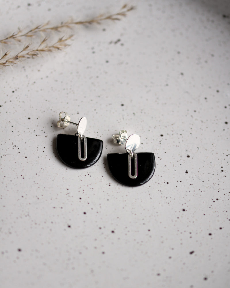 Ohrstecker 'Halbkreis Oval' aus Porzellan