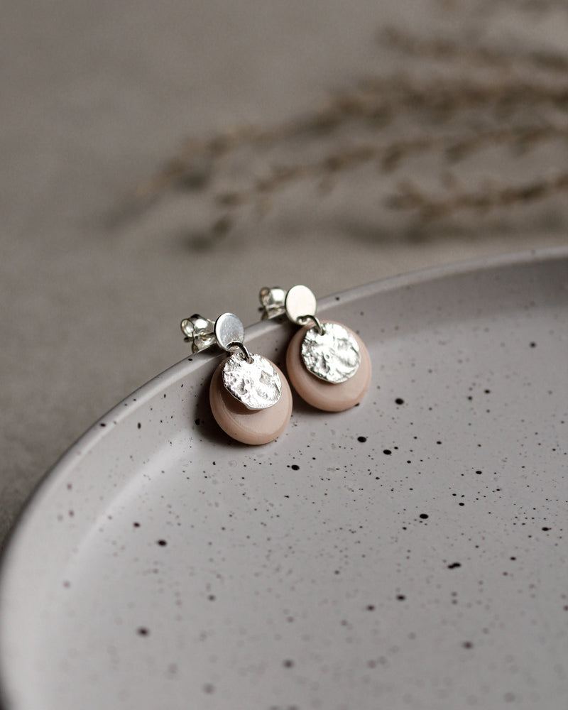 Ohrstecker 'Mondplättchen' aus Porzellan