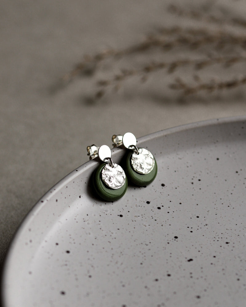 Ohrstecker 'Mondplättchen' aus Porzellan