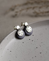 Ohrstecker 'Mondplättchen' aus Porzellan