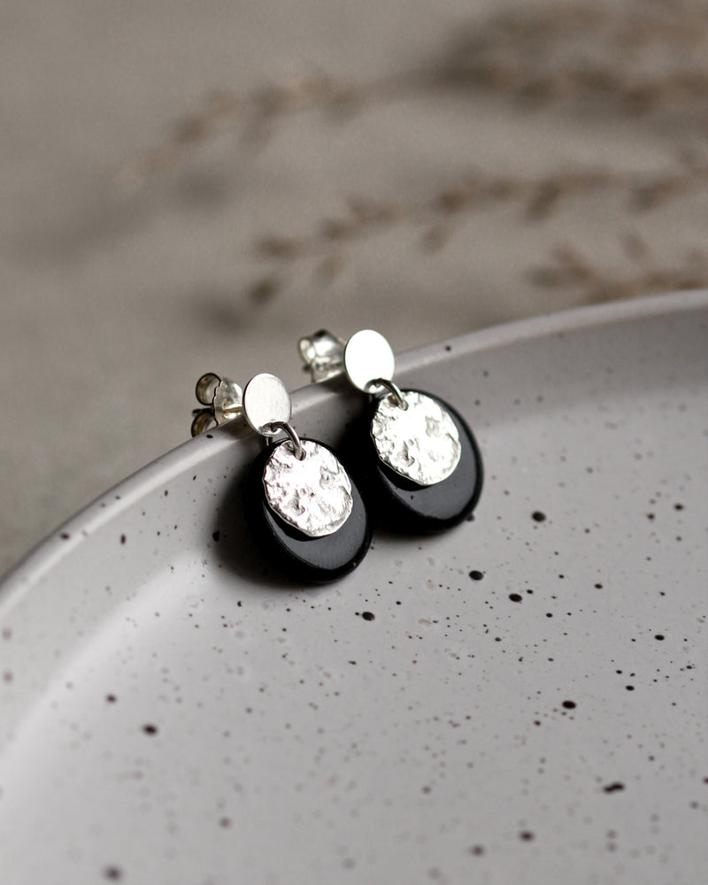 Ohrstecker 'Mondplättchen' aus Porzellan