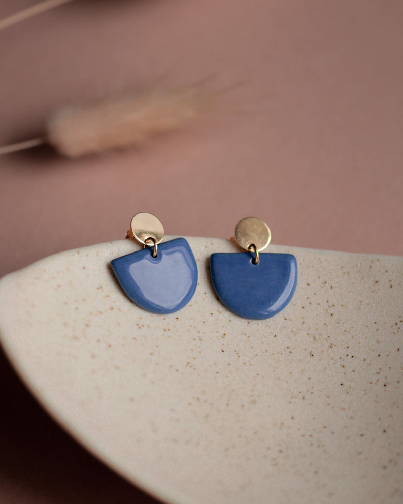 Ohrstecker 'Porzellanplätchen Halbkreis'