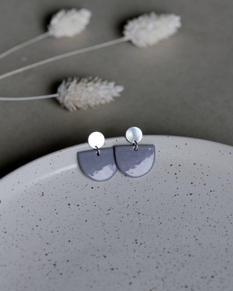 Ohrstecker 'Porzellanplätchen Halbkreis'