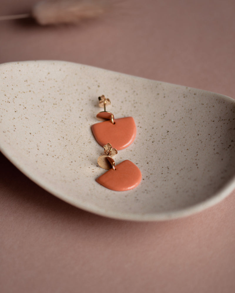 Ohrstecker 'Porzellanplätchen Halbkreis'